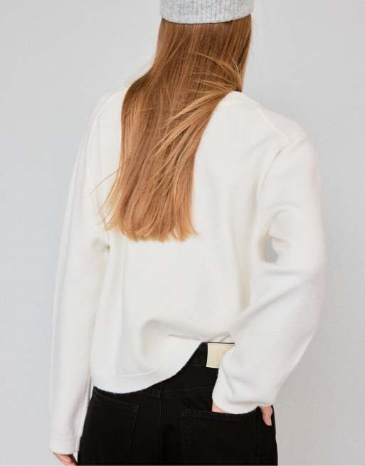 Stradivarius Basic Strickpullover mit V-Ausschnitt in Ecru, 3 von 7
