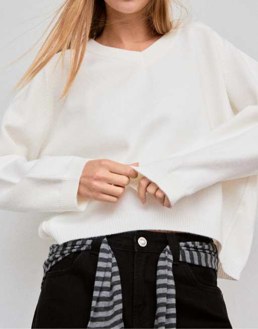 Stradivarius Basic Strickpullover mit V-Ausschnitt in Ecru, 5 von 7