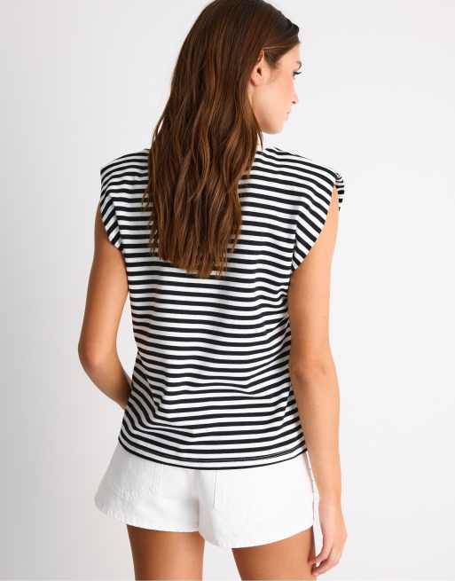 Stradivarius Basic striped padded shoulder t-shirt in black, 3 of 4