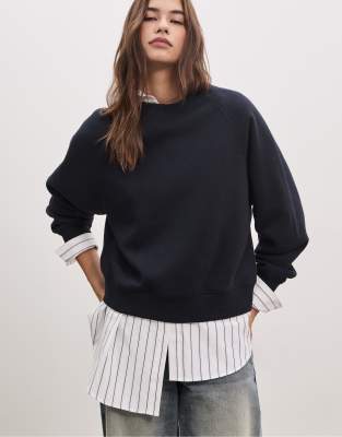 Stradivarius - Basic-Sweatshirt in Dunkelblau-Marineblau