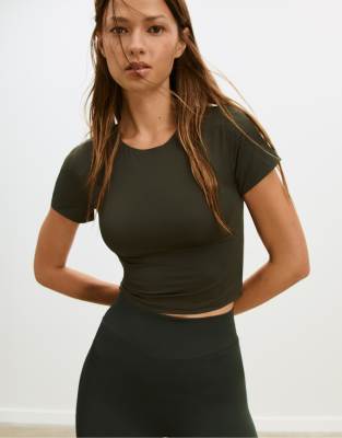 Stradivarius - Basic - T-Shirt aus Polyamid in Grün