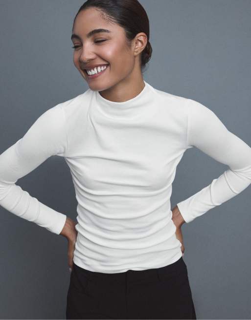 Stradivarius basic T-shirt met opstaande boord in ecru, 2 van 7