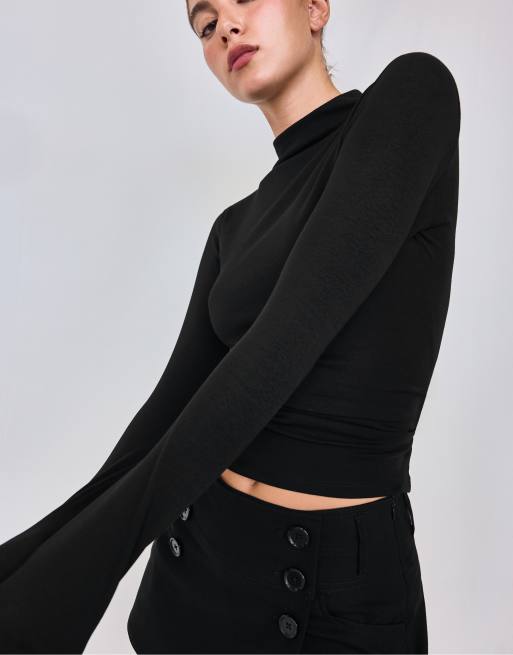 Stradivarius basic T-shirt met opstaande boord in zwart, 5 van 6