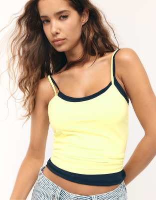 Stradivarius - Basic-Tanktop in Pastellgelb