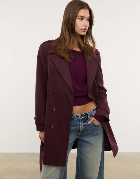 Stradivarius – Basic-Trenchcoat in Burgunderrot mit Bindegürtel und regulärer Passform - view 1