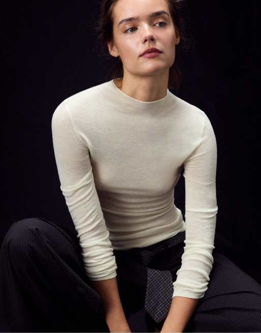 Stradivarius Basic wool and silk funnel-neck jumper in vanilla, 5 of 7