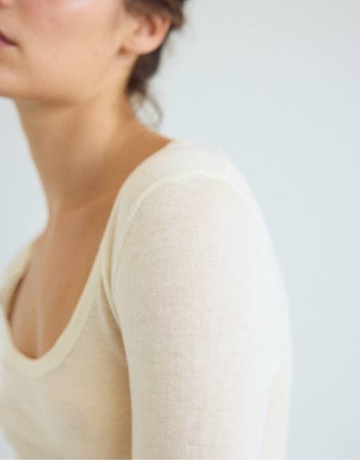 Stradivarius Basic wool and silk round neck jumper in vanilla, 4 of 7