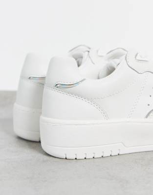 basket stradivarius