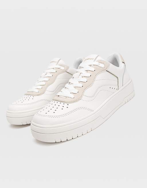 Stradivarius - Baskets rétro avec détails beiges contrastants - Blanc