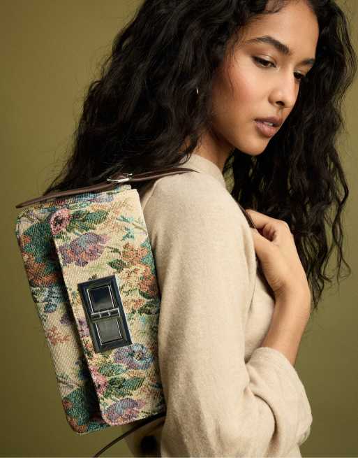 Stradivarius bedruckte kompakte Schultertasche mit Verschluss in Stone, 3 von 4