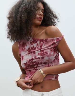 Stradivarius - Bedrucktes, asymmetrisches T-Shirt aus Tüll in Rosa