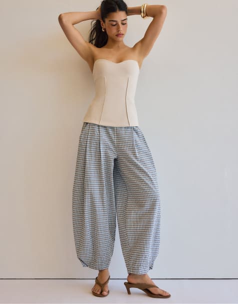 Stradivarius – Beige bandeau-topp med hjärtformad halsringning - view 1