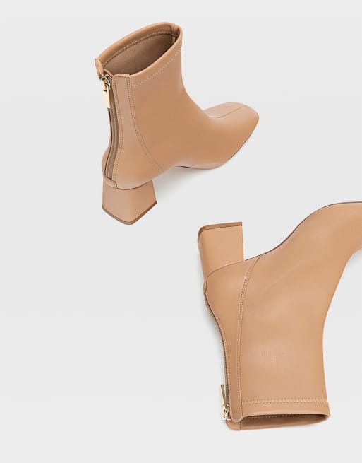 Stradivarius – Beige boots med halvhöga klackar och dekorativ söm framtill, 3 av 4