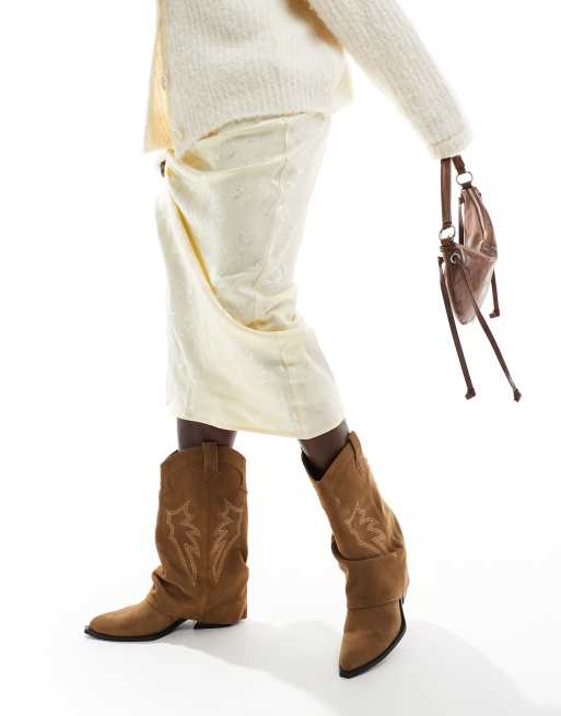 Stradivarius - Beige cowboystøvler med fold over hælen i ægte ruskind, 2 af 4