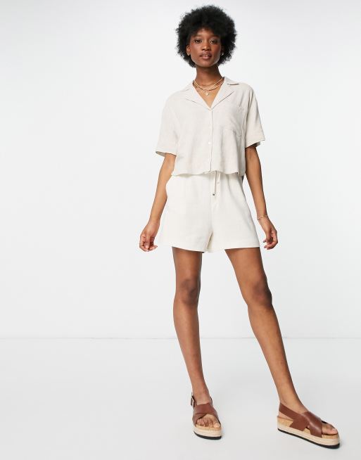 Stradivarius – Beige set med kortärmad linneskjorta och shorts i löparstil, 3 av 3