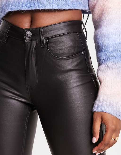 Stradivarius - Belagte skinny-jeans med pushup-effekt i sort, 3 af 4