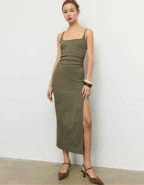 Stradivarius – Bengaline-Midikleid in Khaki mit eckigem Ausschnitt - view 1