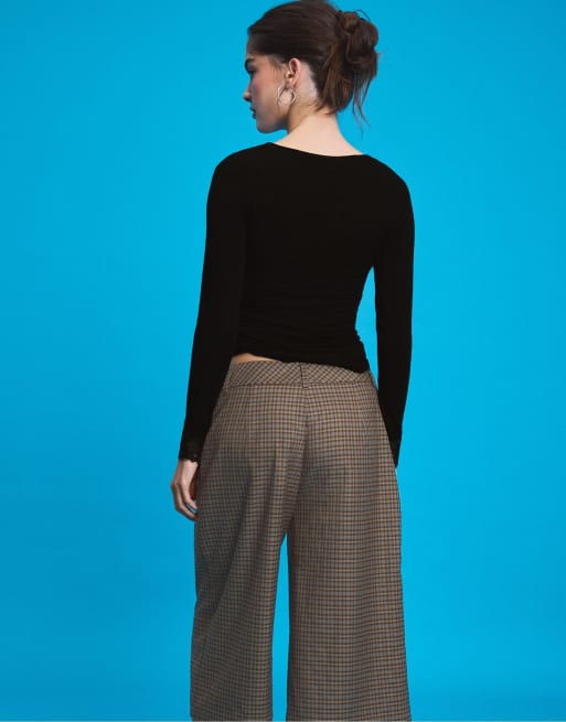Stradivarius bermuda eleganti a quadri con vita incrociata beige, 3 di 7