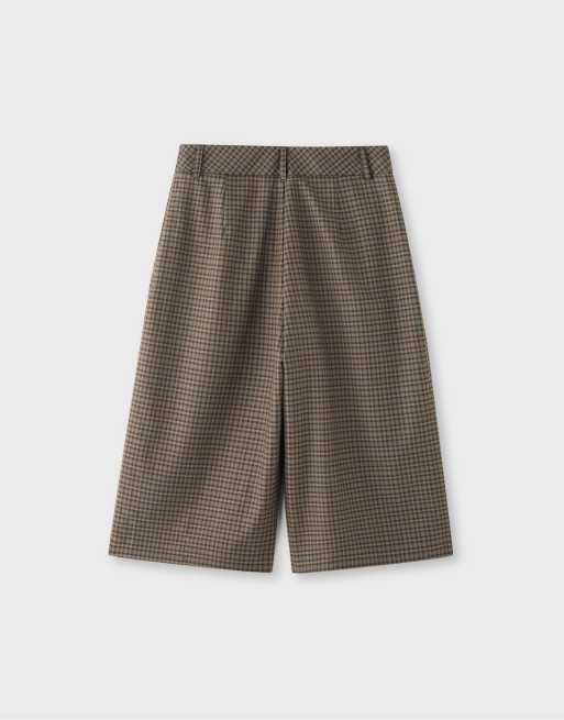 Stradivarius bermuda habillé à taille croisée à carreaux beige, 7 de 7