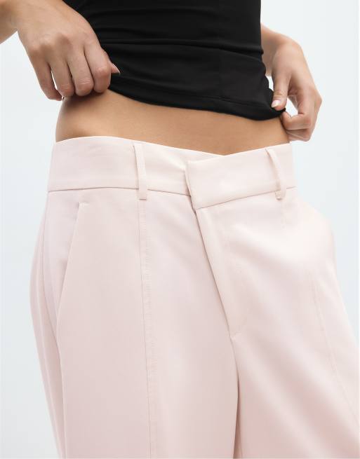 Stradivarius - Bermuda habillé à taille croisée - Écru, 2 de 4