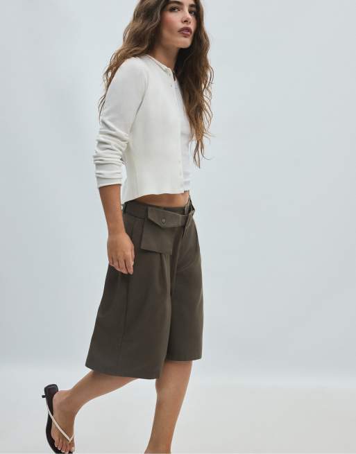 Stradivarius bermuda smart con dettaglio cintura marrone