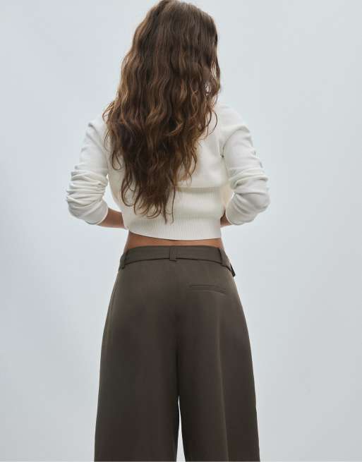 Stradivarius bermuda smart con dettaglio cintura marrone, 3 di 7
