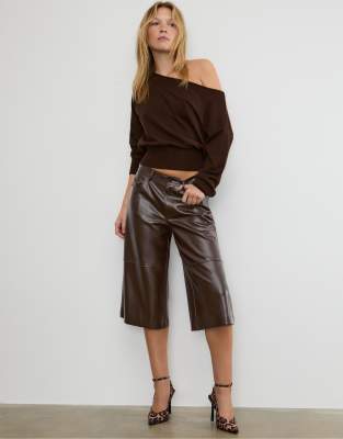 Stradivarius - Bermudashorts in brauner Lederoptik-Brown