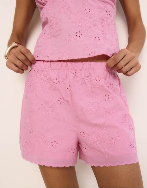 Stradivarius – Bestickte Shorts in Kaugummirosa, 2 von 4