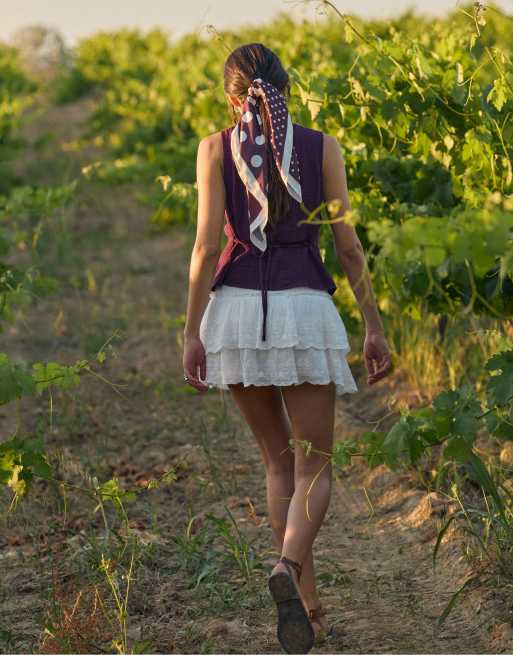 Stradivarius – Bestickter Skort in Ecru mit Knitterstruktur, 3 von 4