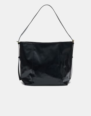 Stradivarius - Beuteltasche in schwarzer Lederoptik