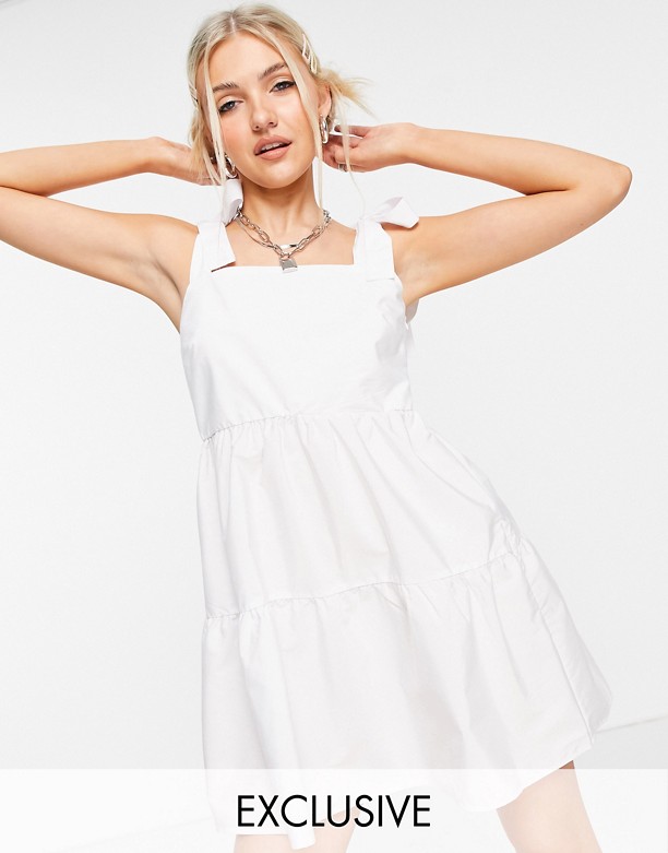  Szybka Dostawa Stradivarius – Biała sukienka mini z popeliny na wiązanych ramiączkach Biały