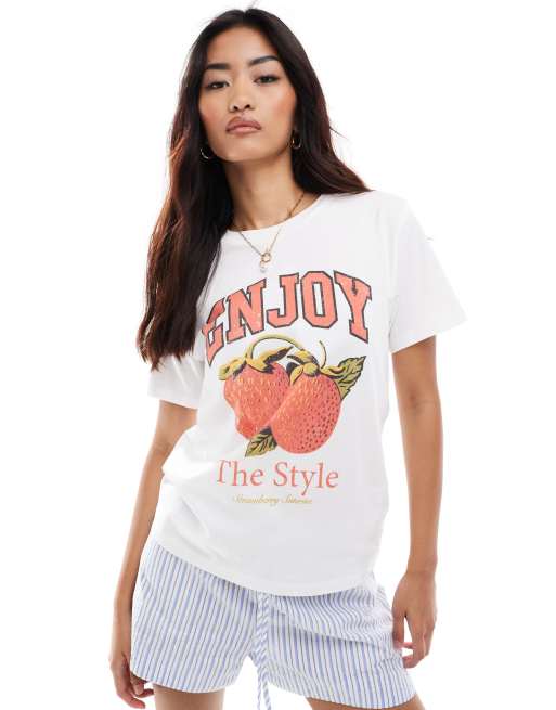 Stradivarius – Biały T-shirt z grafiką truskawki i napisem Enjoy