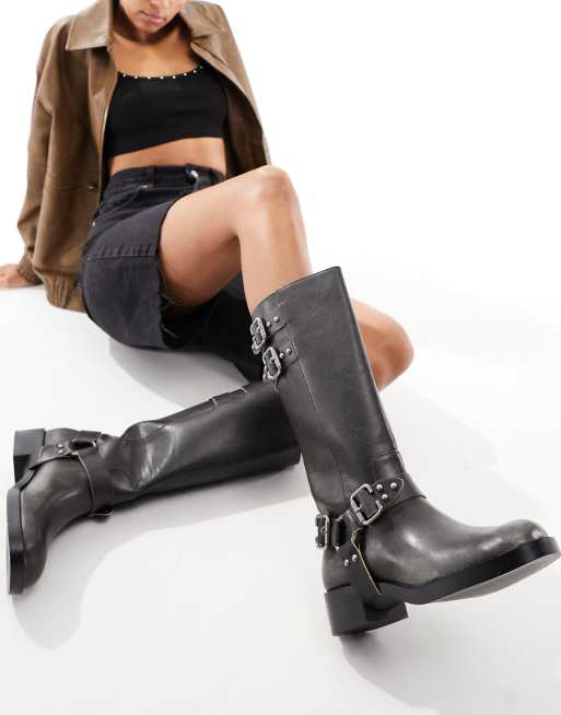 Stradivarius Biker Stiefel in verwaschenem Grau mit Schnallendetail