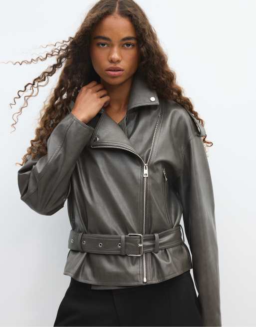 Stradivarius bikerjack met leerlook en riem in donkergrijs, 5 van 7