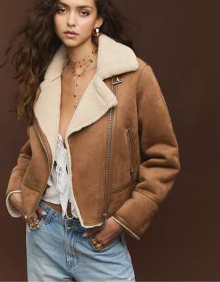 Stradivarius - Bikerjacke aus Wildlederimitat in Camel-Brown