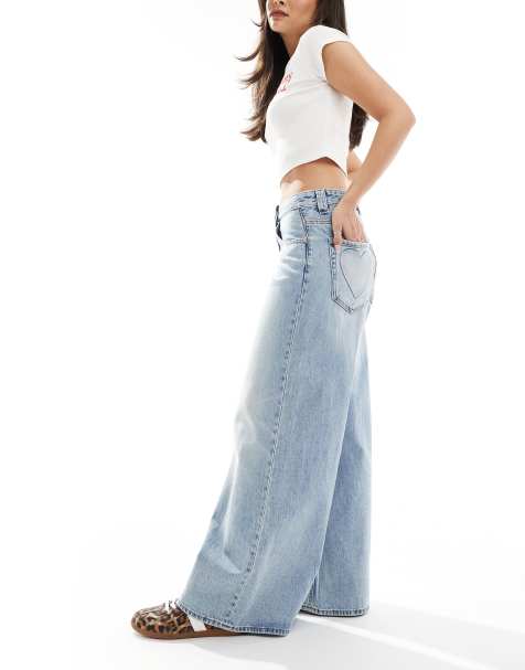 Stradivarius - Blå jeans med vide ben og hjertedetalje i lys vask - view 1