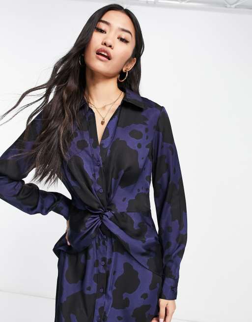 Stradivarius - Blå skjortekjole i satin med snoet detalje og print, 3 af 4