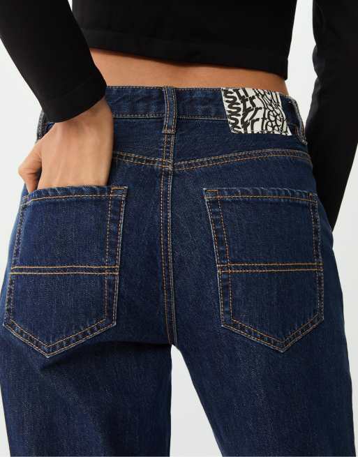 Stradivarius – Blå, sköljtvättade jeans med hög midja och bekväma, raka ben, 2 av 4