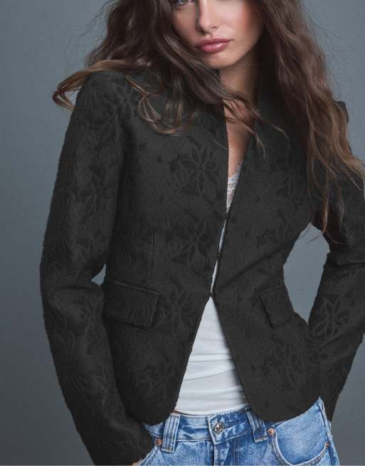 Stradivarius blazer asimmetrico jacquard in camoscio nero, 2 di 7
