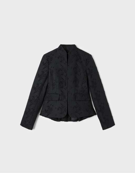 Stradivarius blazer asymétrique en daim jacquard noir, 6 de 7