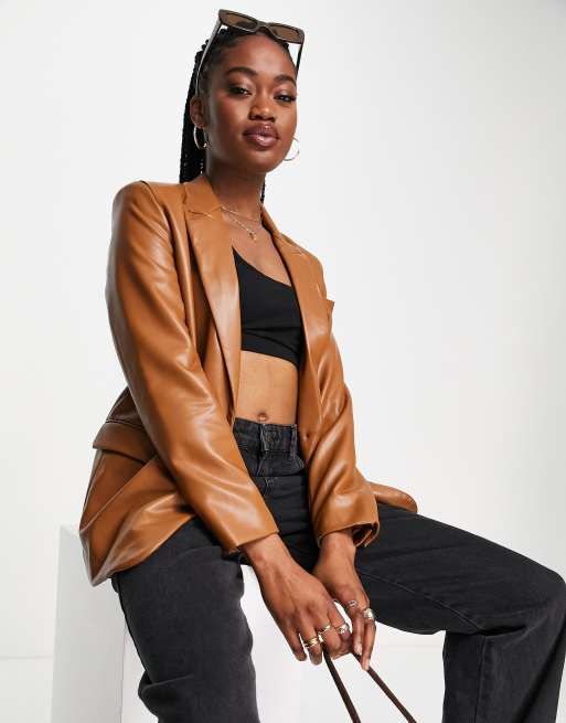 Stradivarius – Blazer aus Kunstleder in Hellbraun