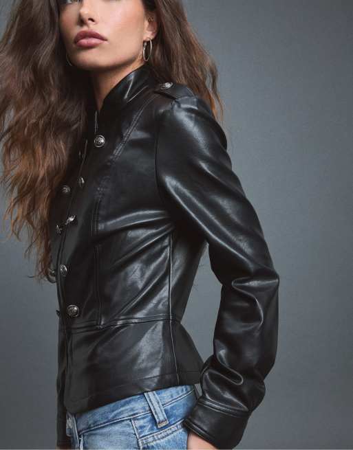 Stradivarius blazer effetto pelle con bottoni incisi nero, 2 di 7