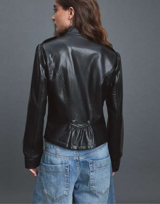 Stradivarius blazer i læderlook med graverede knapper i sort, 3 af 7
