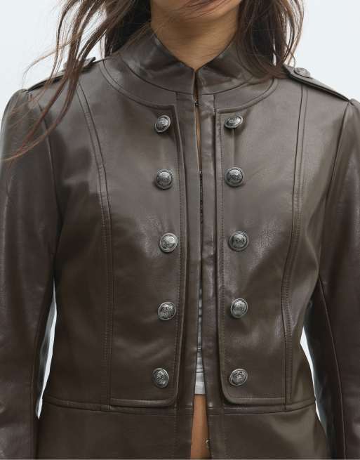 Stradivarius Blazer in Lederoptik mit gravierten Knöpfen in Khaki, 4 von 7
