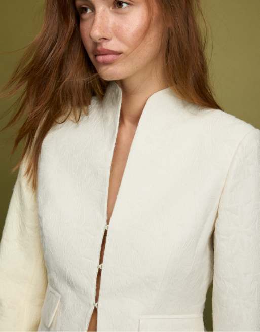Stradivarius blazer jacquard asymétrique écru, 4 de 7