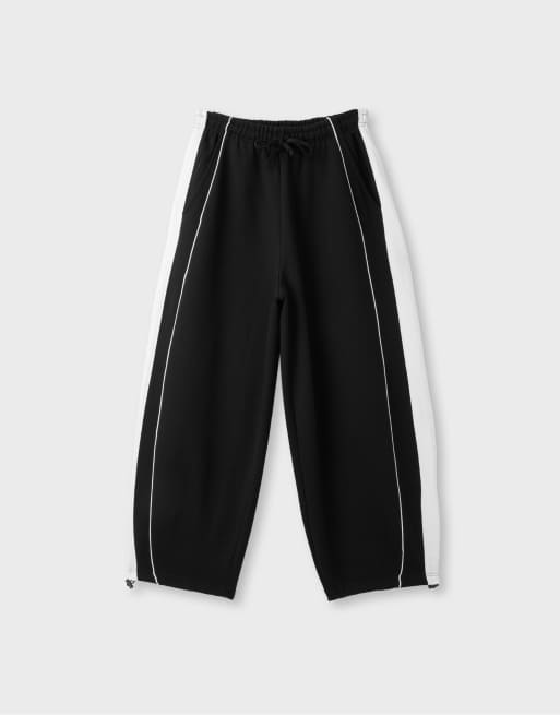 Stradivarius bløde joggingbukser med kontraststribe i siden og snører i sort, 6 af 7