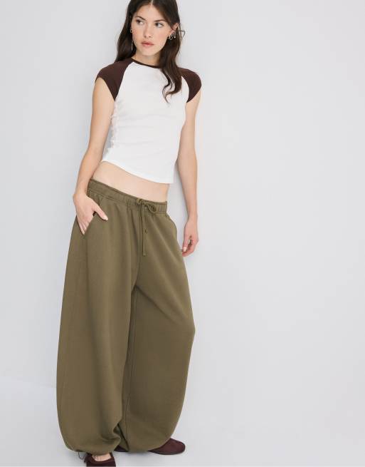 Stradivarius bløde joggingbukser med snørestopper i khaki, 5 af 7