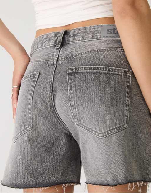 Stradivarius – Bleksvarta bermudashorts i denim, 4 av 4