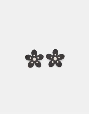 Stradivarius - Blumen-Ohrringe in schwarzer Lederoptik