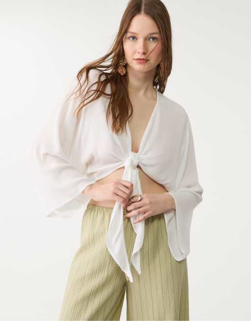 Stradivarius - Blusa taglio corto bianca allacciata sul davanti